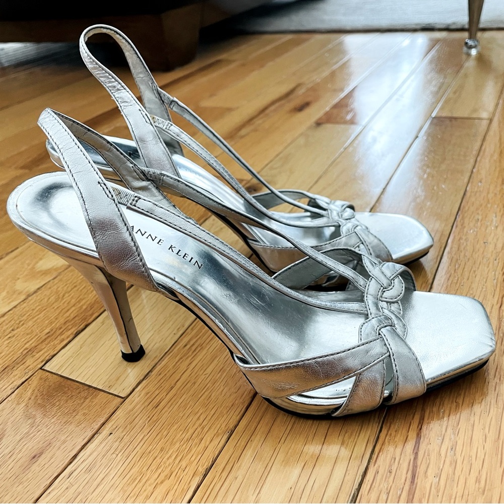 AK Anne Klein Metallic Silver Strappy Slingback Heels Sz 6M